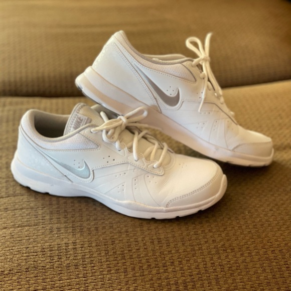 Nike Shoes - Nike womens size 10 training core motion tr2 shoe
